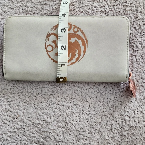 Games of Throne theme New half moon wallet. - Picture 8 of 9